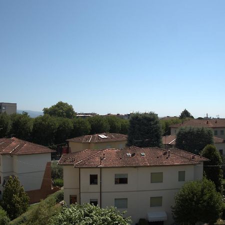 Appartamento Via Grandi - Free Gated Parking - 5 Minutes From Center Лука Екстериор снимка